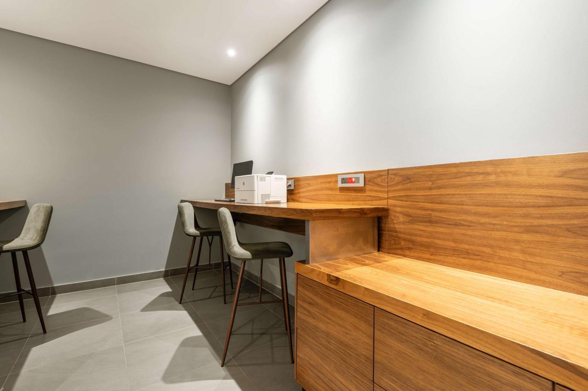Hilton Garden Inn ווינדהוק מראה חיצוני תמונה