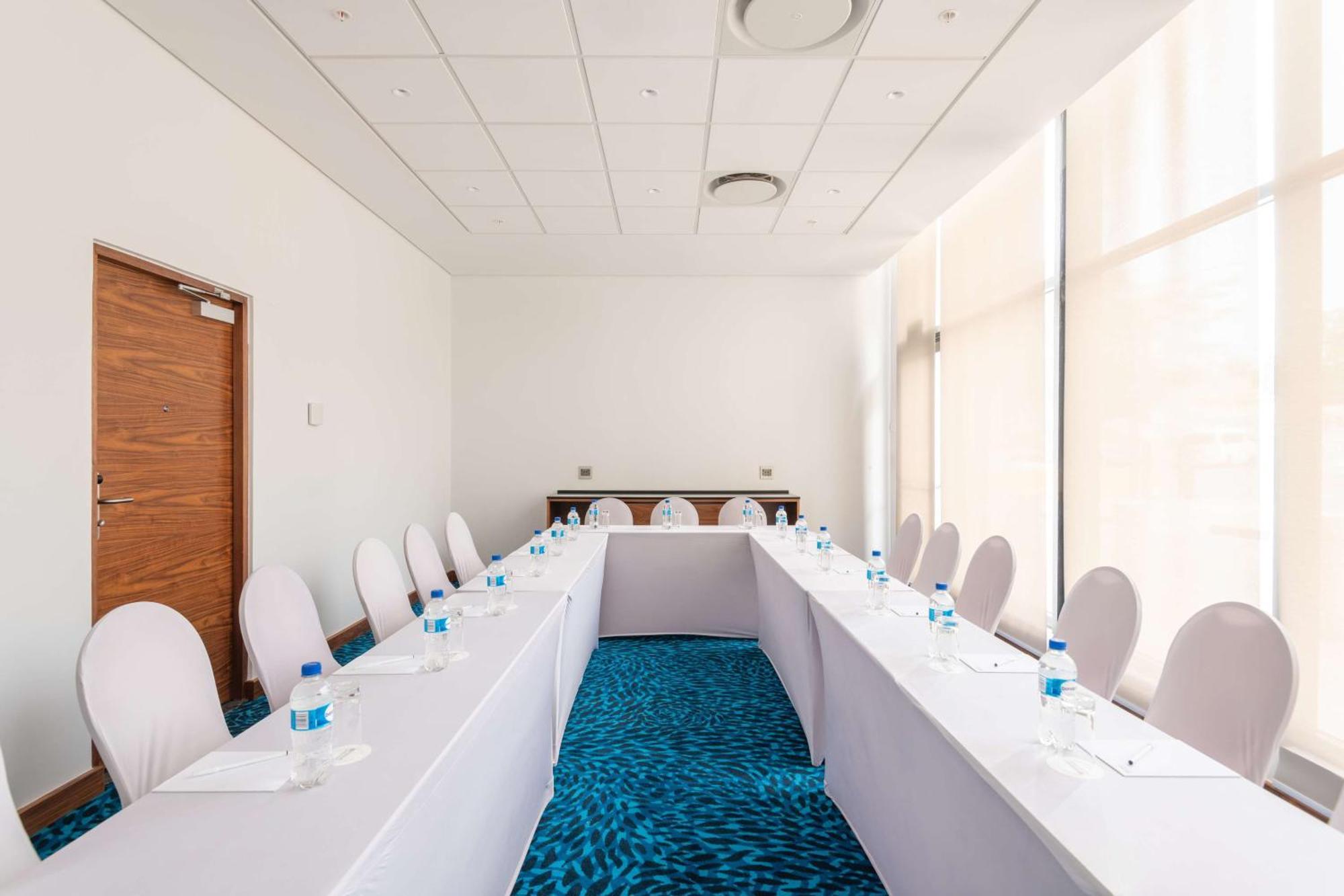 Hilton Garden Inn ווינדהוק מראה חיצוני תמונה