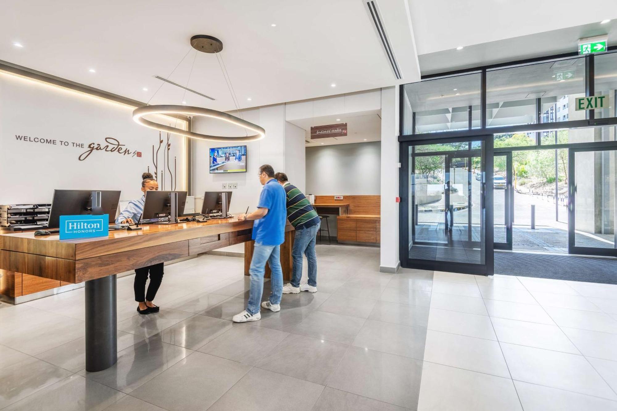 Hilton Garden Inn ווינדהוק מראה חיצוני תמונה