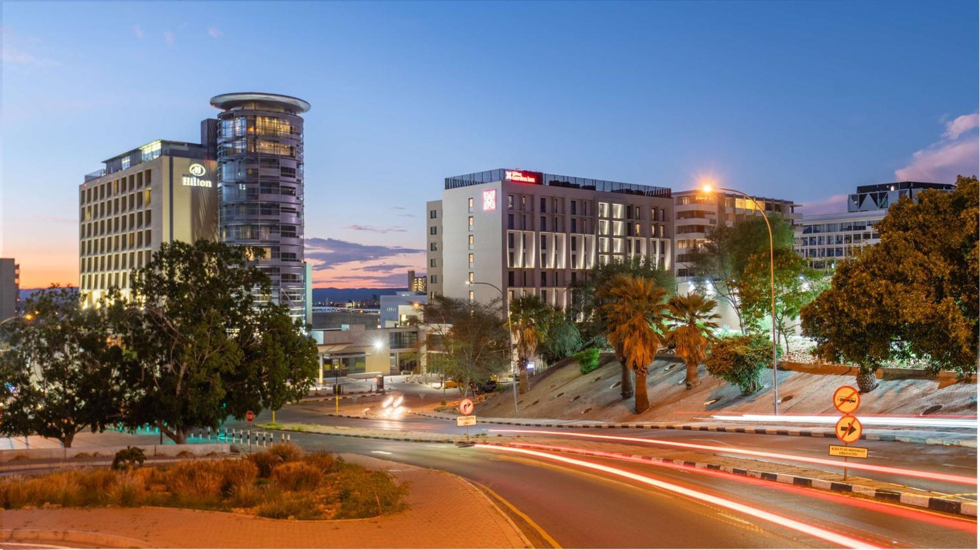 Hilton Garden Inn ווינדהוק מראה חיצוני תמונה